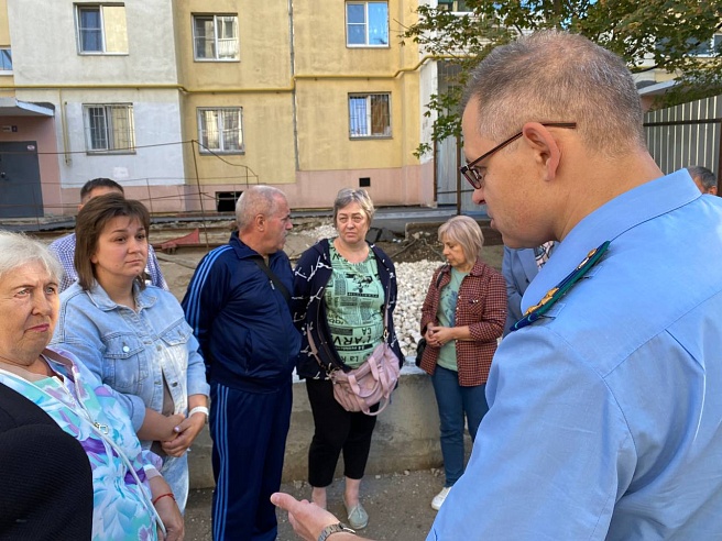 Жители четвертого подъезда обрушившегося дома на Блинова до сих пор не могут вернуться в свои квартиры