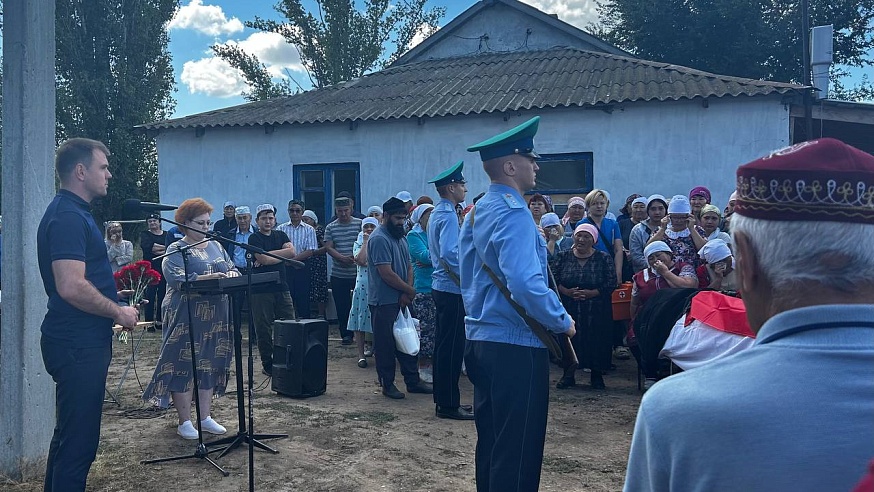 Под Саратовом простились с погибшим в СВО железнодорожником Каирбулатом Куанчалиевым