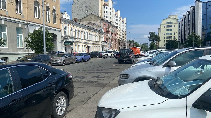 В Саратове хотят сделать платной парковку в центре города