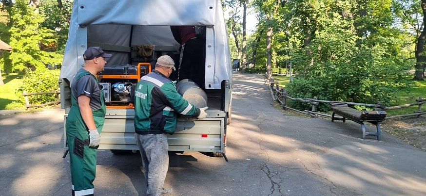 В Горпарке Саратова устанавливают временные урны