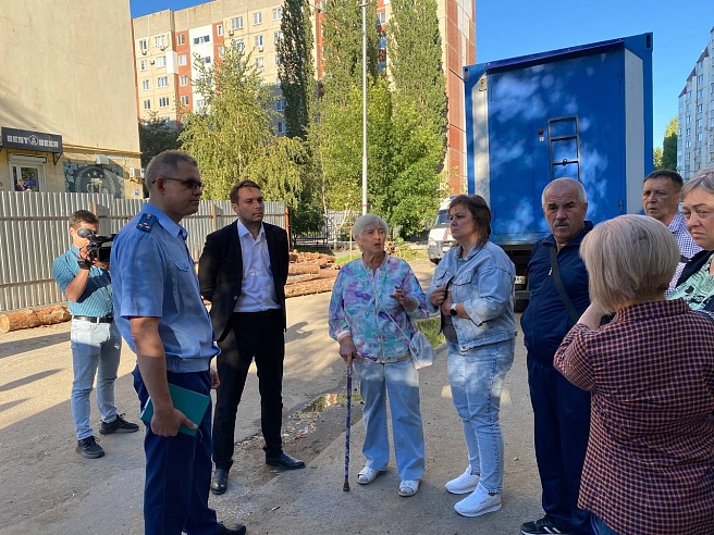 Жители четвертого подъезда обрушившегося дома на Блинова до сих пор не могут вернуться в свои квартиры