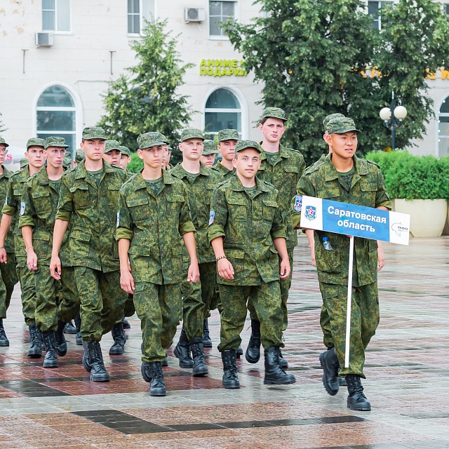 Саратовцы принимают участие в юнармейских военно-патриотических сборах "Гвардеец"