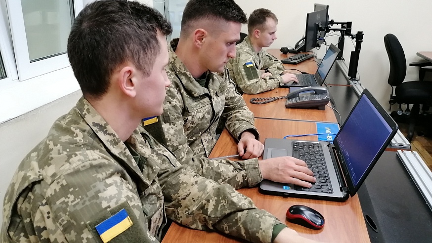 Украинские специалисты собирают данные на саратовцев