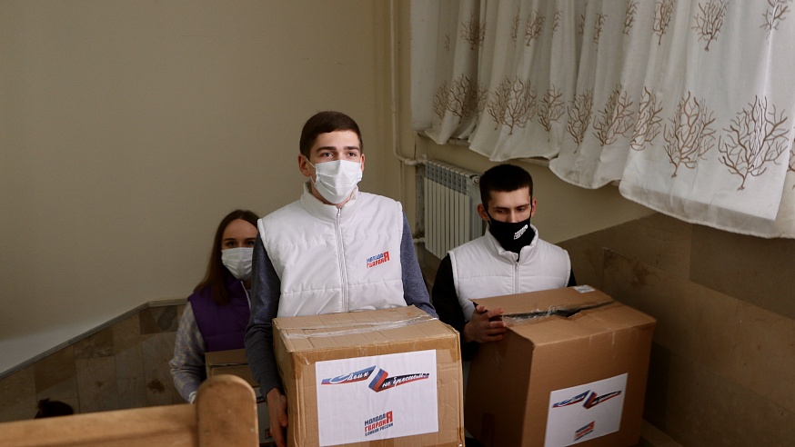 "Единая Россия" переориентирует работу волонтеров на территорию Донецка и Луганска