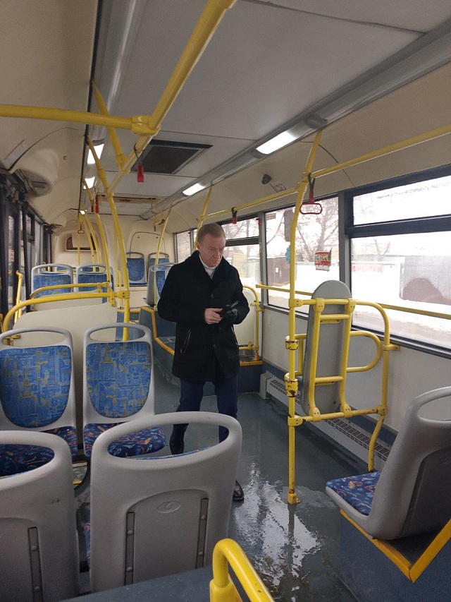 Министр транспорта проверил работу автобусов и трамваев в Саратове