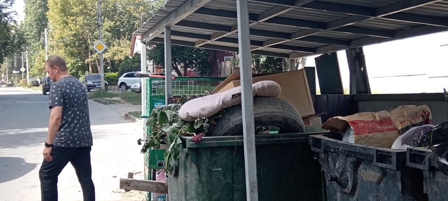 Волжский район Саратова погряз в мусоре