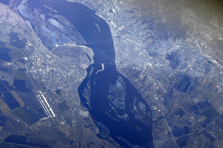 Космонавт Артемьев поделился фото Саратова из космоса