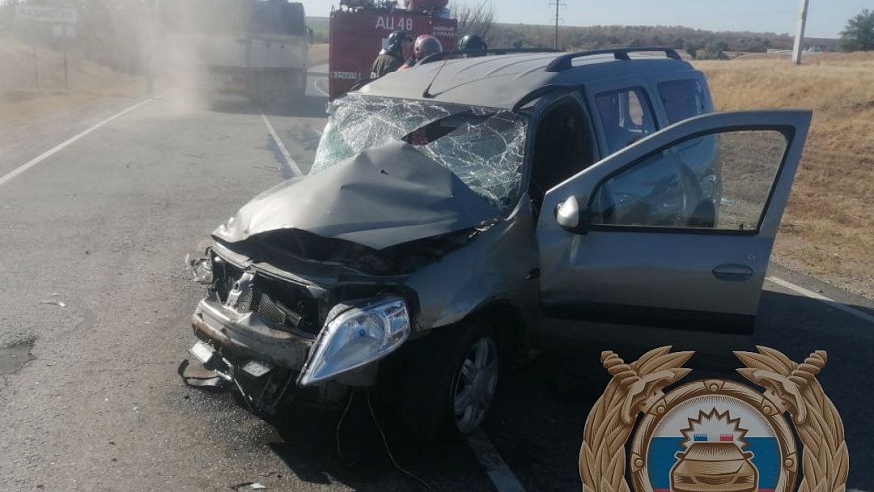 В тройном ДТП в Новобурасском районе пострадали два водителя