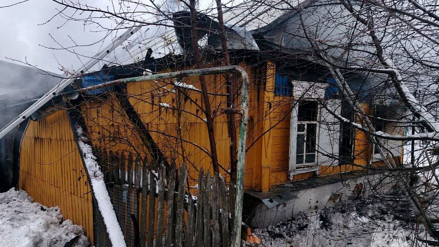 В Саратовской области горели сарай, свинарник и три деревянных дома