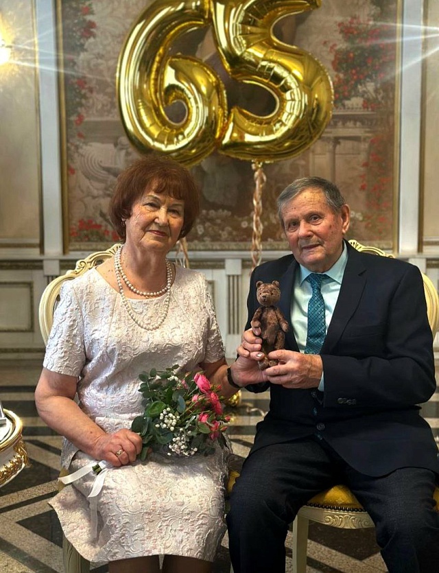 65 лет вместе: супруги Зайцевы из Саратовской области отметили железную свадьбу