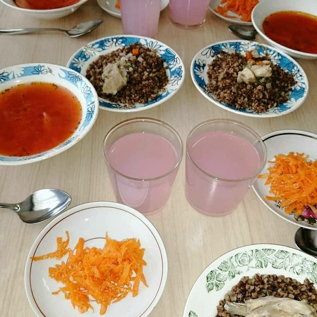 Собственные повара, единое меню, горячие обеды: как Саратовская область модернизирует школьные столовые