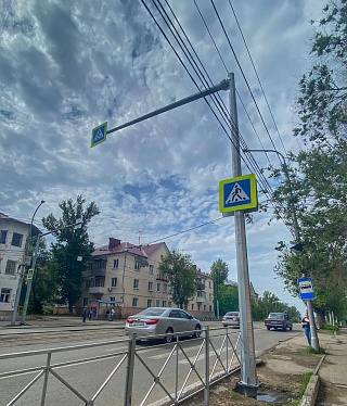 В трех районах Саратова установили дорожные знаки "Пешеходный переход"
