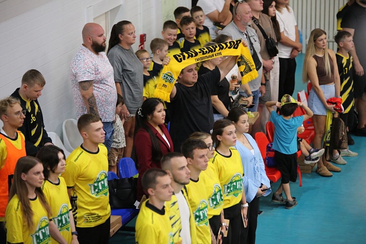 Саратовские гандболисты начали сезон с победы