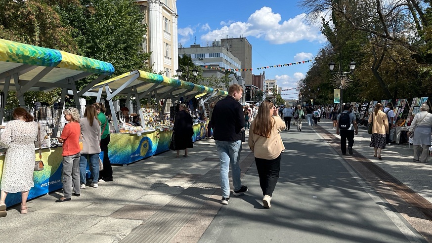 На "Палитру ремесел" приехали ремесленники с художниками из Камеруна и Казахстана