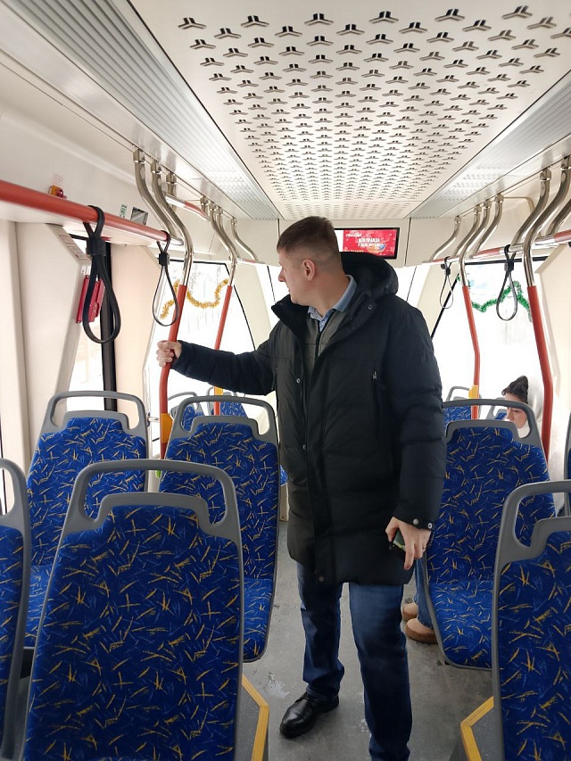Министр транспорта проверил работу автобусов и трамваев в Саратове