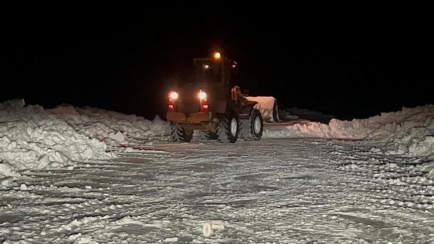 Более тысячи машин прошлой ночью расчищали регион от снега