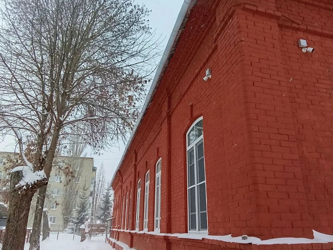 Петровская администрация пожаловалась в ФАС на подрядчика, не начавшего ремонт водостоков картинной галереи