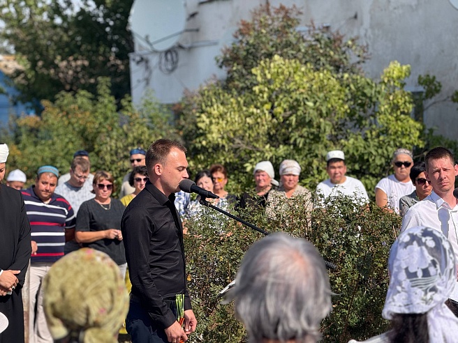 Краснокутский район простился с Ренатом Букумбаевым, награжденным посмертно орденом Мужества