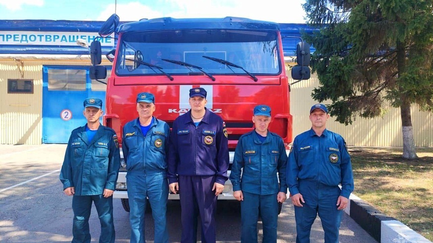 В селе под Саратовом мужчина провалился в четырехметровую яму