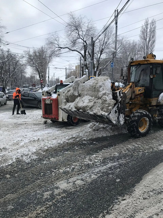 В 33 районах Саратовской области сегодня шел снег