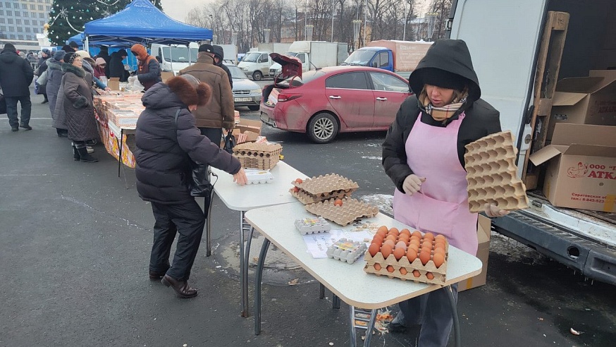 На ярмарке в центре Саратова с 10 точек торговали яйцами