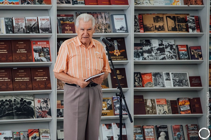 В Саратове состоялась презентация книги о войне "Огненные были"