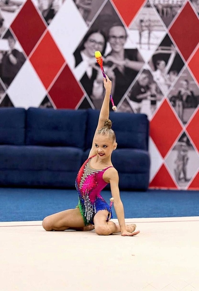 Саратовская гимнастка Богданова взяла "золото" на Всероссийских соревнованиях 