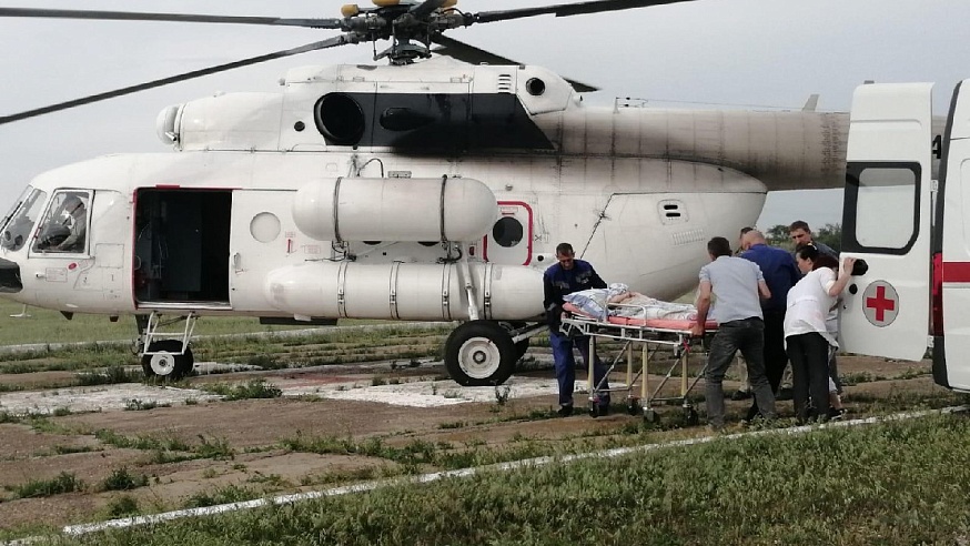 В Саратов на вертолете экстренно доставили ребенка с судорожным синдромом