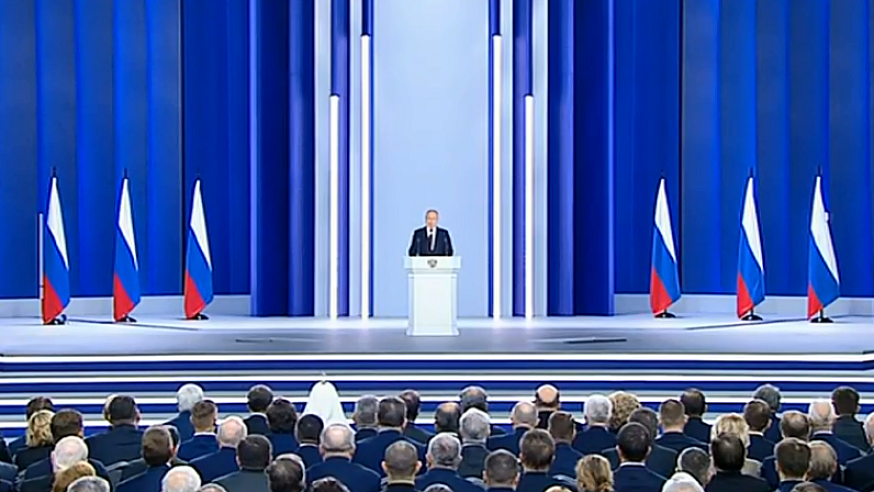 Владимир Путин оглашает послание Федеральному собранию