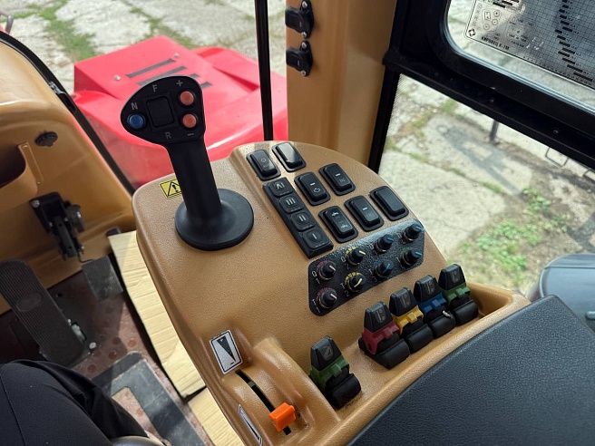 В Саратовской области обучают трактористов-машинистов в первом учебном центре России