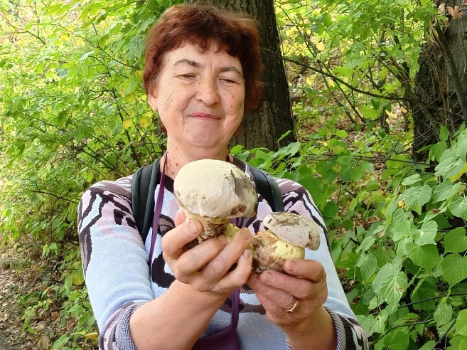 Саратовские пенсионеры научились новой технике декорирования