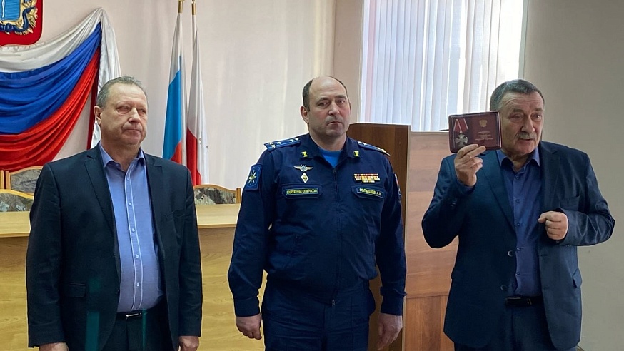 Саратовского военного Дмитрия Болотникова посмертно наградили Орденом Мужества