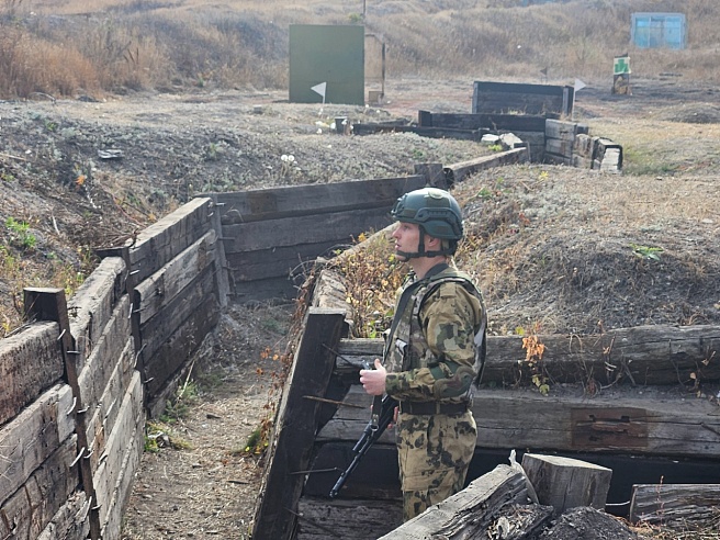 Саратовских студентов учат бросать гранаты