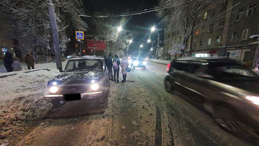 В Саратове во время снегопада сбили трех пешеходов