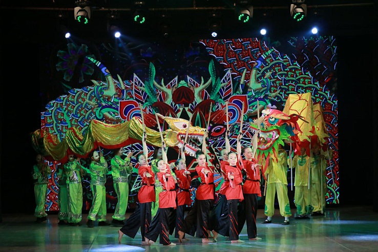 На "Русско-Китайской палитре" в Саратове собрались 1,5 тыс. артистов