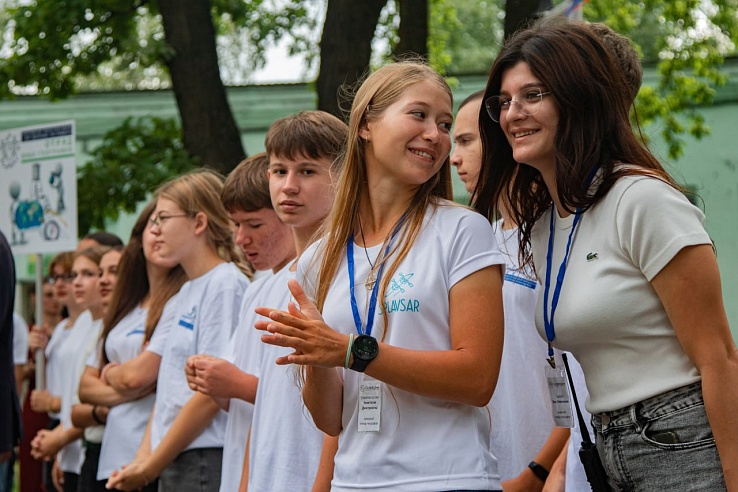 Лучшие саратовские школьники принимают участие в летней школе "Созвездие"
