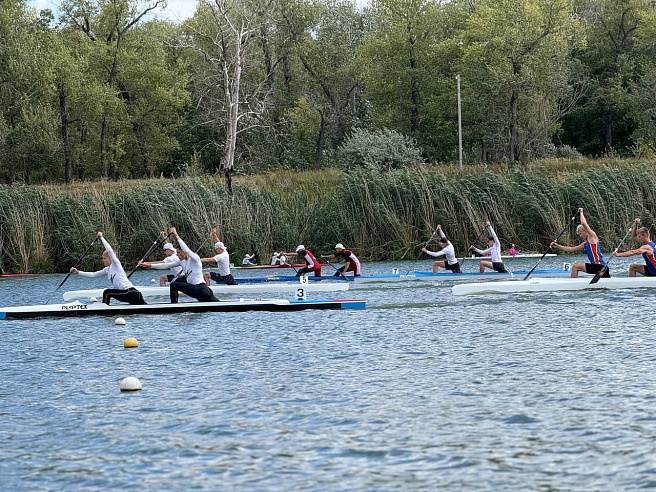 В Энгельсе проходит Первенство России по гребле на байдарках и каноэ