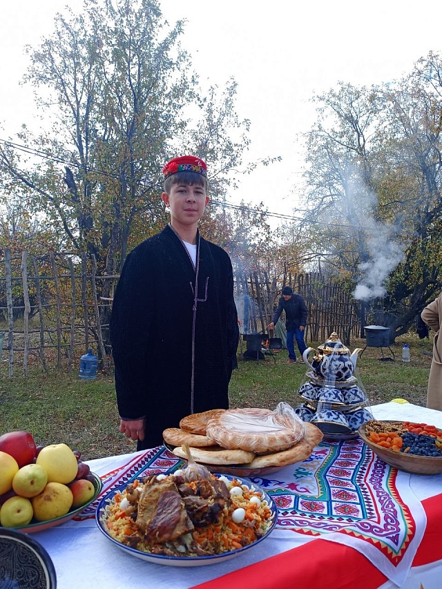 От казахской юрты до таджикского дастархана: новоузенский фестиваль стал мостом между народами
