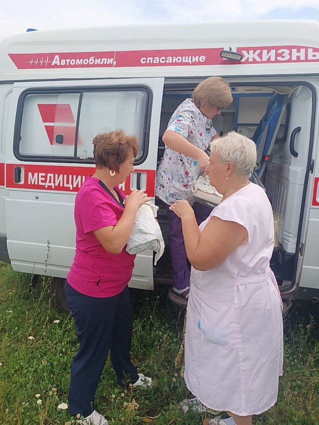 Саратовская санавиация экстренно доставила новорожденного с ЖКТ-патологией