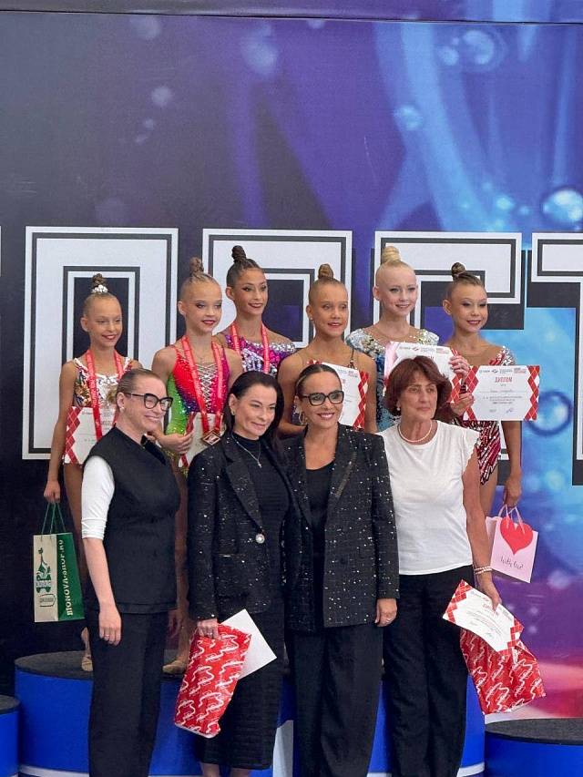 Саратовская гимнастка Богданова взяла "золото" на Всероссийских соревнованиях 