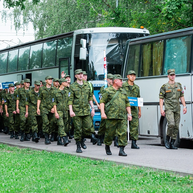 Саратовцы принимают участие в юнармейских военно-патриотических сборах "Гвардеец"