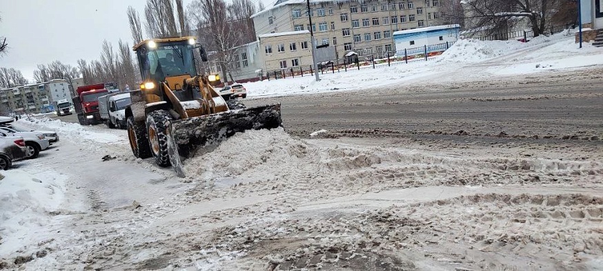 На дорогах Саратовской области израсходовали почти пять тысяч тонн песко-соляной смеси