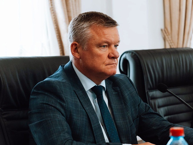 Исаев поручил главам районов посвятить выходные объезду домов и котельных