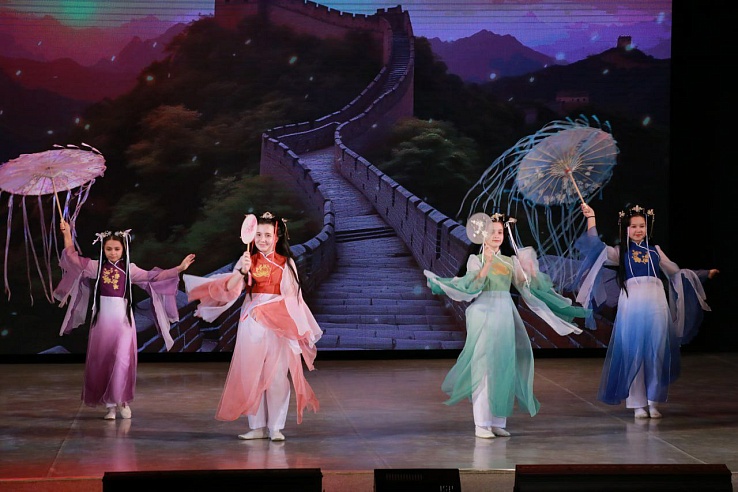 На "Русско-Китайской палитре" в Саратове собрались 1,5 тыс. артистов