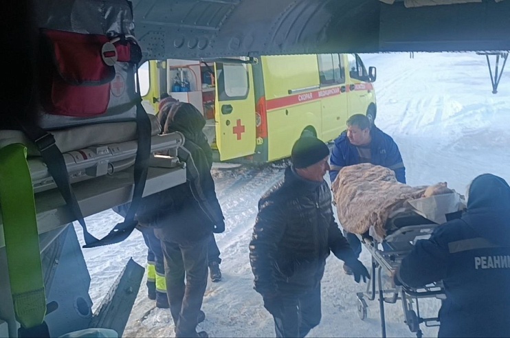 Санавиация перевезла в Саратов подростков с серьезными травмами после аварии