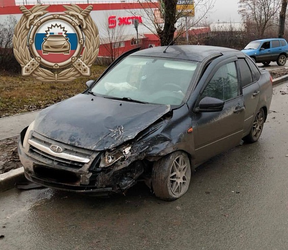 В Вольске в столкновении двух "Грант" пострадал подросток