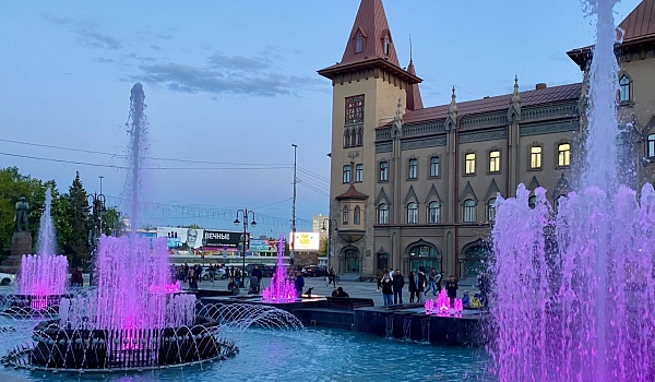 В Саратове начинают свою работу городские фонтаны