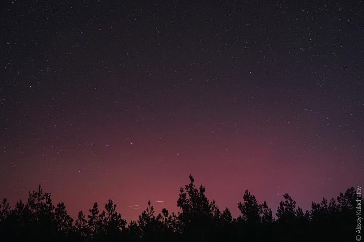 Над Саратовом наблюдали полярное сияние в красных тонах