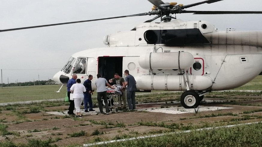 В Саратов на вертолете экстренно доставили ребенка с судорожным синдромом