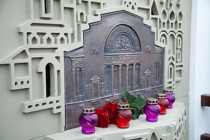 На месте гибели саратовского актера Сергея Пускепалиса открыли обелиск-часовню 